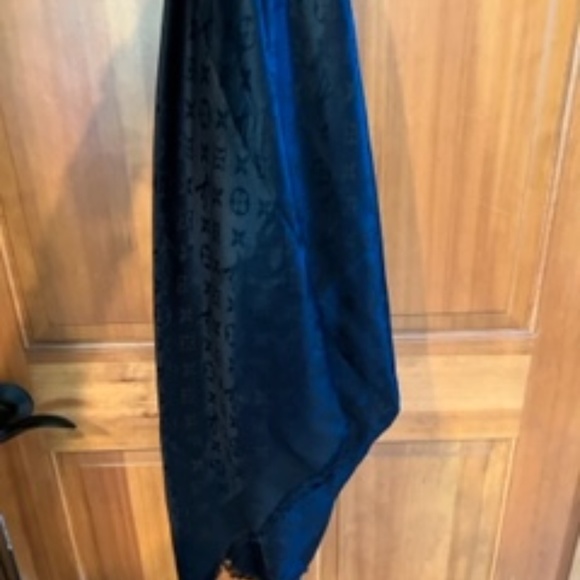 Louis Vuitton Black Silk Scarf - Picture 2 of 2